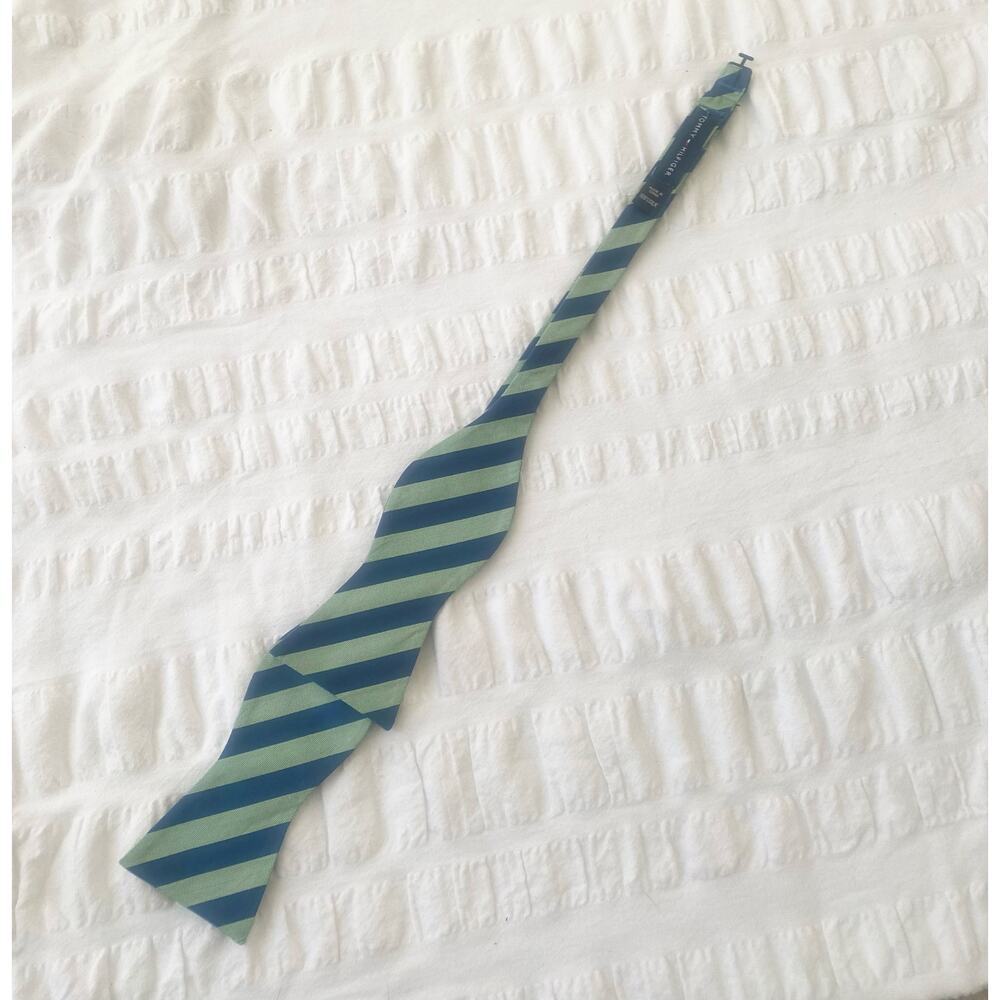 Tommy Hilfiger‎ New Striped Adjustable Bowtie 100% Silk Necktie - Picture 3 of 5